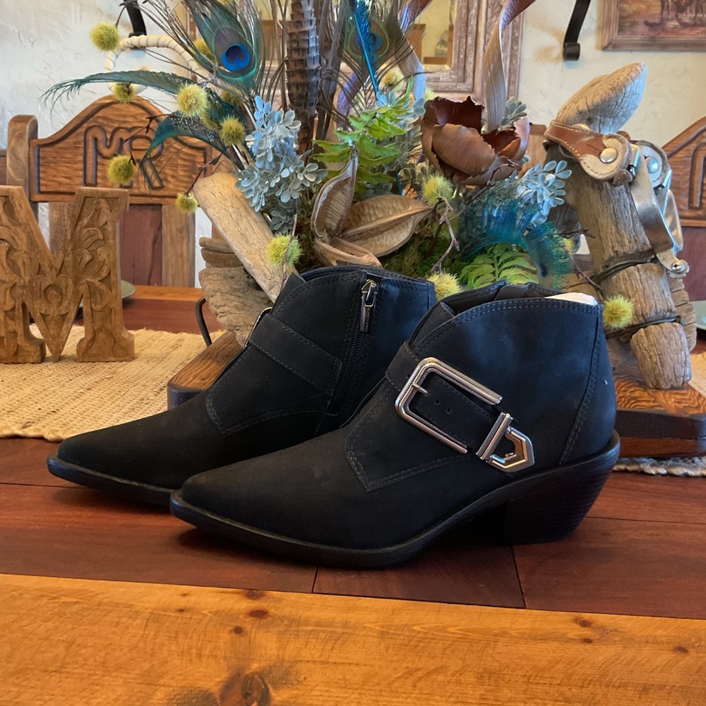 Ankle boots